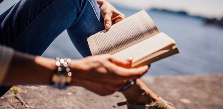 Chi-Cheemaun riders like reading