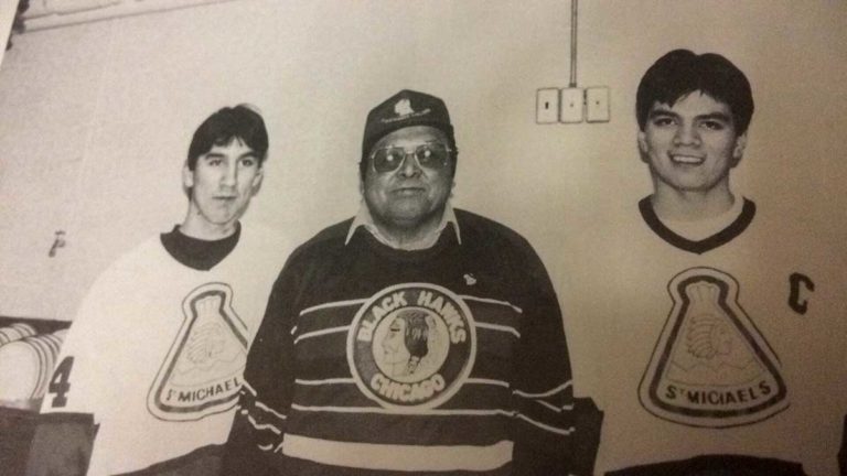Hockey world loses two pioneer players