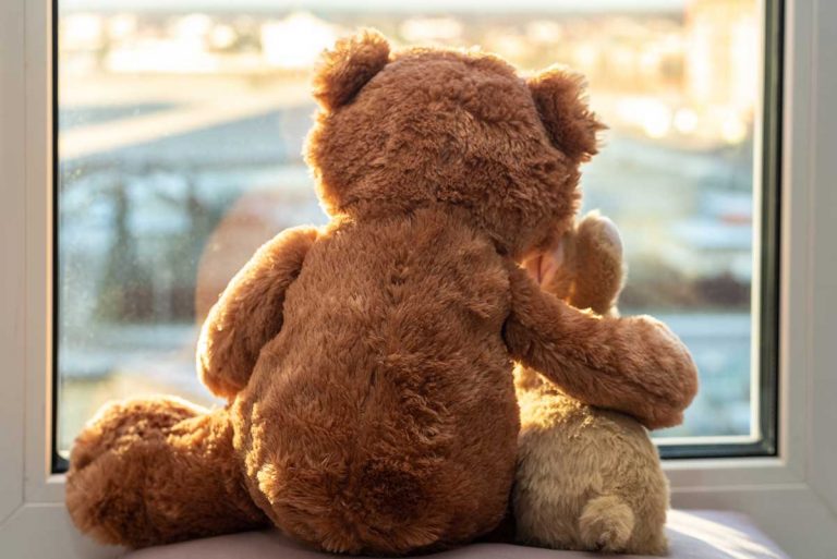 Manitoulin Island schools encourage local community  members to participate in a spring (teddy) bear hunt