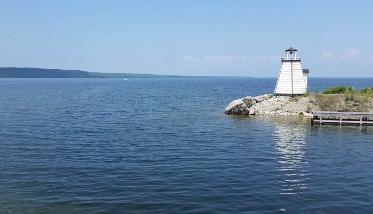 Craft founders in Mudge Bay; well-prepared boaters rescued