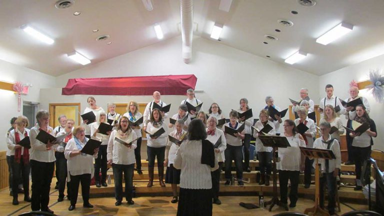 A packed house at Kagawong Park Centre enjoys Song and Cider ’18 concert