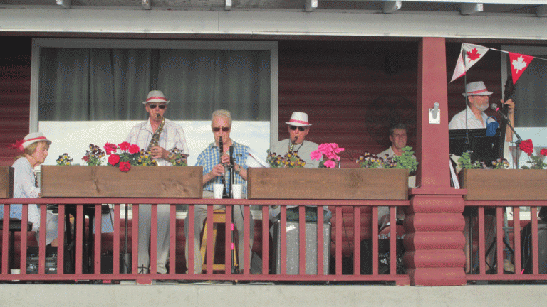 Grand opening of Live Edge Restaurant and Inn draws solid crowds