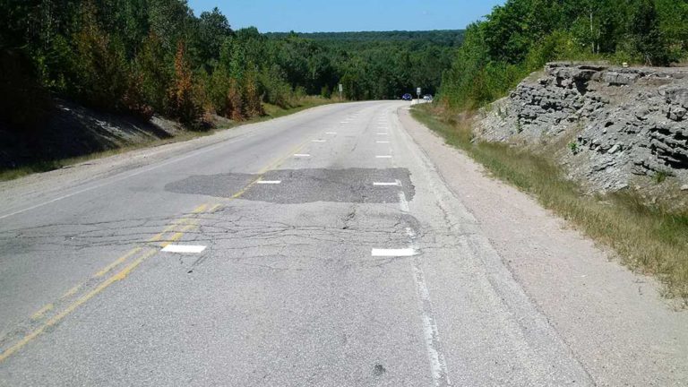 New white road markings hope to slow traffic
