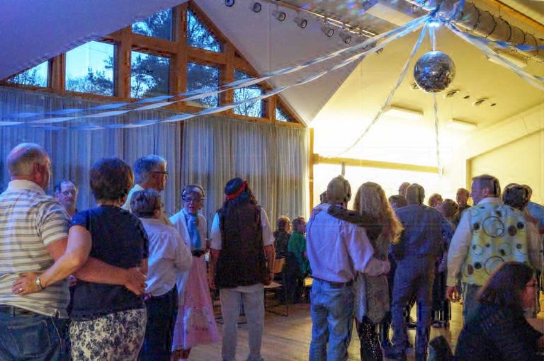 Spring Wing Ding fundraiser a rock and rolling good time